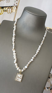 Mamá pearl necklace