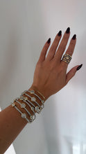 Load image into Gallery viewer, Circles shine cuff