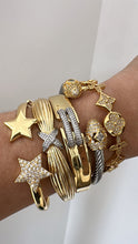 Load image into Gallery viewer, Stars bangle