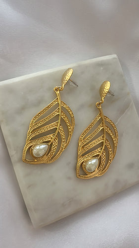 Earrings leaf