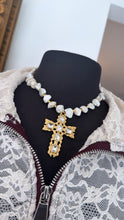 Load image into Gallery viewer, Cross pearls necklace