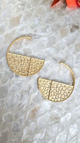 Earrings mate