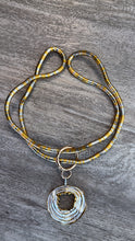 Load image into Gallery viewer, Circle white necklace