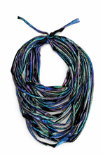 Load image into Gallery viewer, Tornasol licra necklace